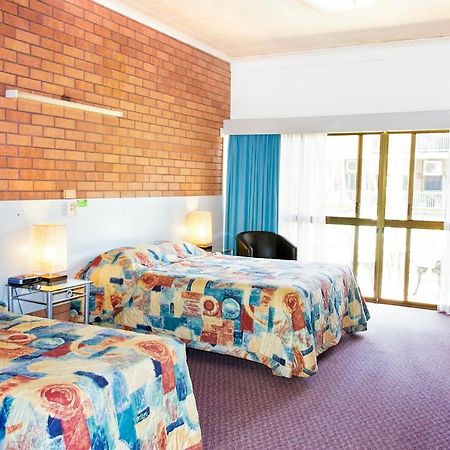 ลิตช์ฟีลด์ เอาต์แบ็ก รีสอร์ต Motel Batchelor ภายนอก รูปภาพ
