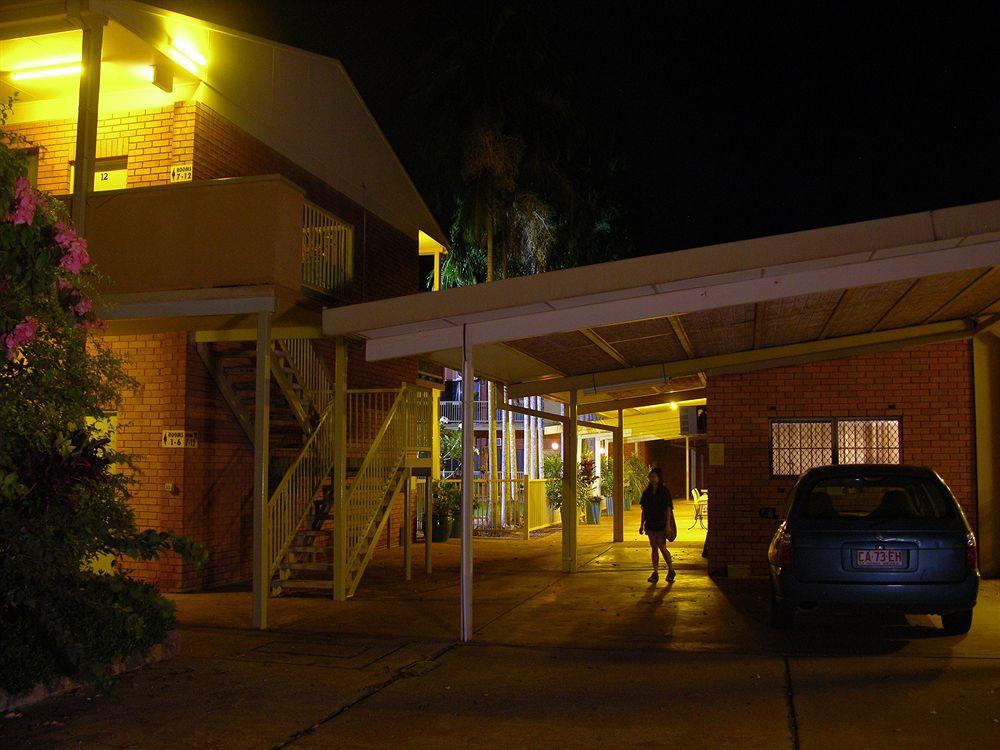 ลิตช์ฟีลด์ เอาต์แบ็ก รีสอร์ต Motel Batchelor ภายนอก รูปภาพ