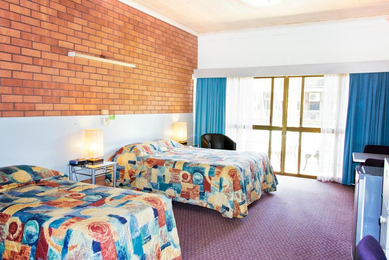 ลิตช์ฟีลด์ เอาต์แบ็ก รีสอร์ต Motel Batchelor ภายนอก รูปภาพ
