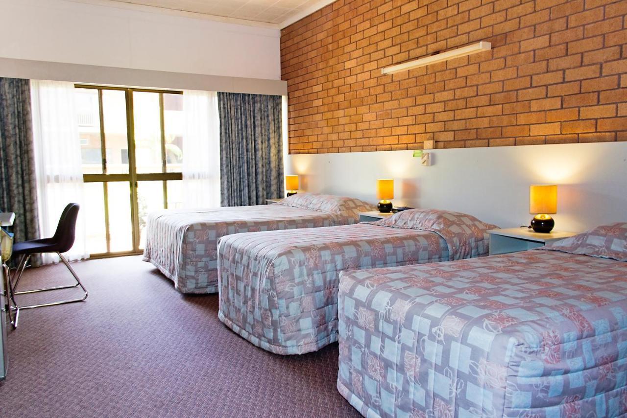 ลิตช์ฟีลด์ เอาต์แบ็ก รีสอร์ต Motel Batchelor ภายนอก รูปภาพ